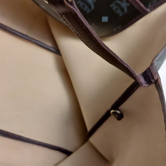 MCM Princess Lion Shopper tote - Picture 12 of 12